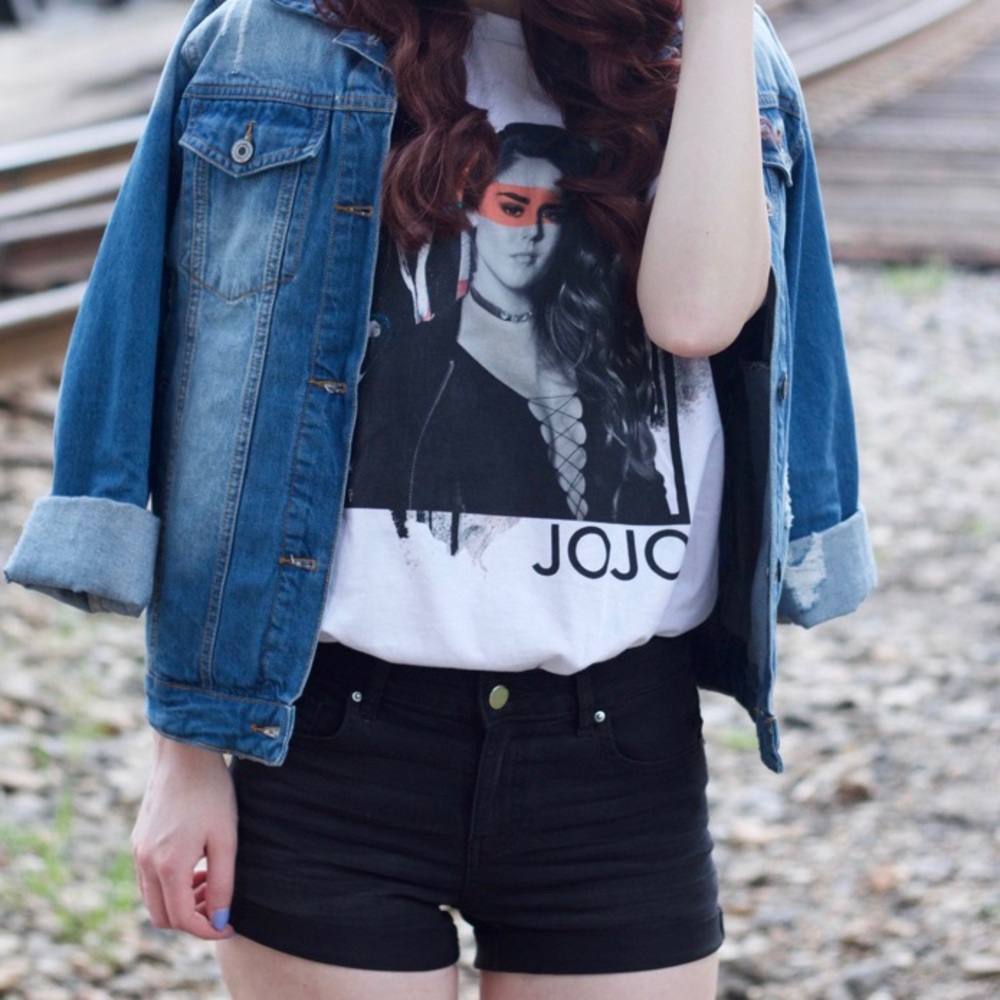 H&M / WB SHORTS SZ 2